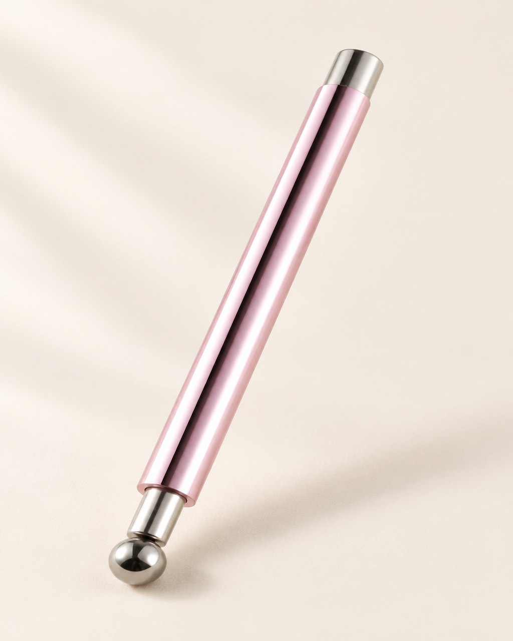 Outil magnétique cylindrique pour nail art